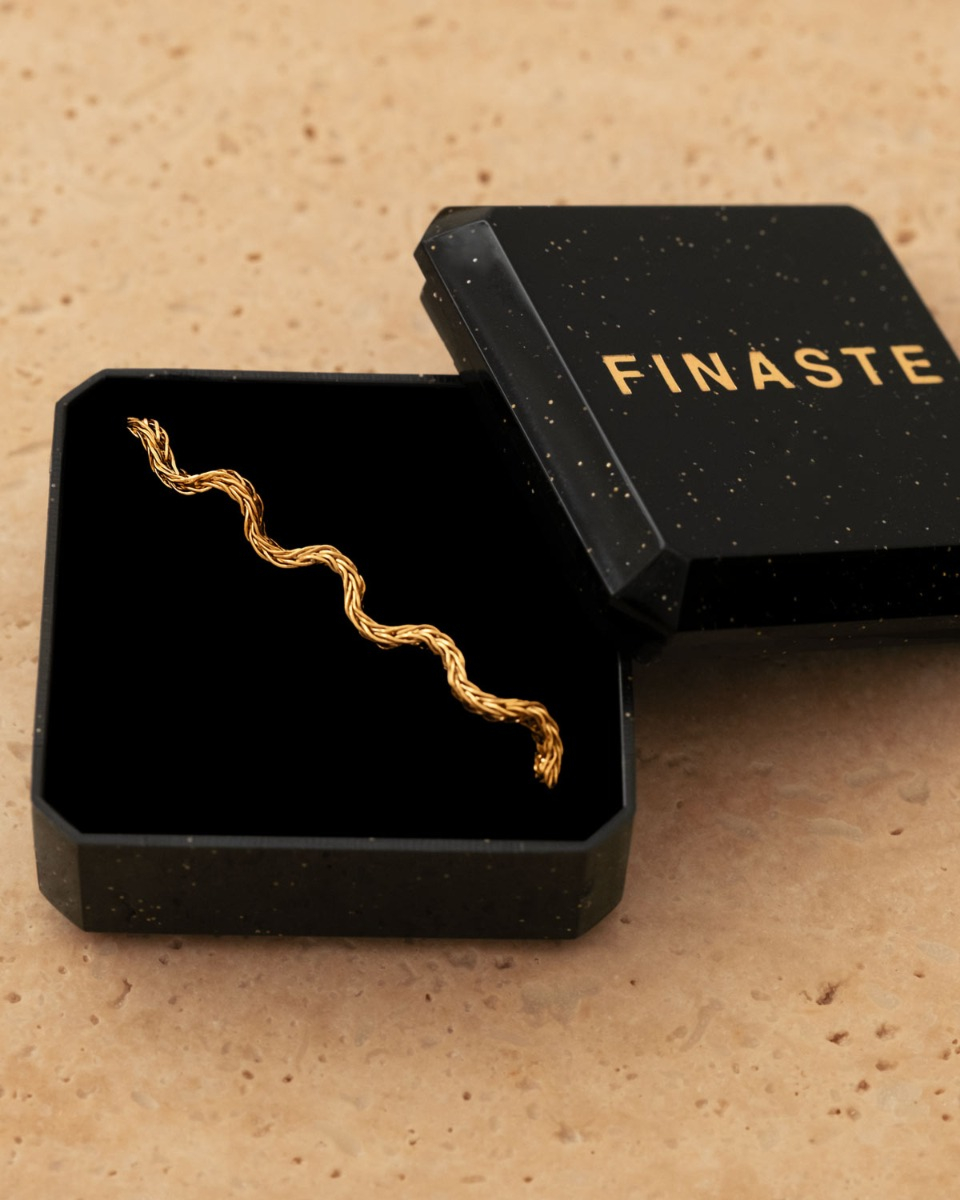 Sieradendoosje met wave armband goud