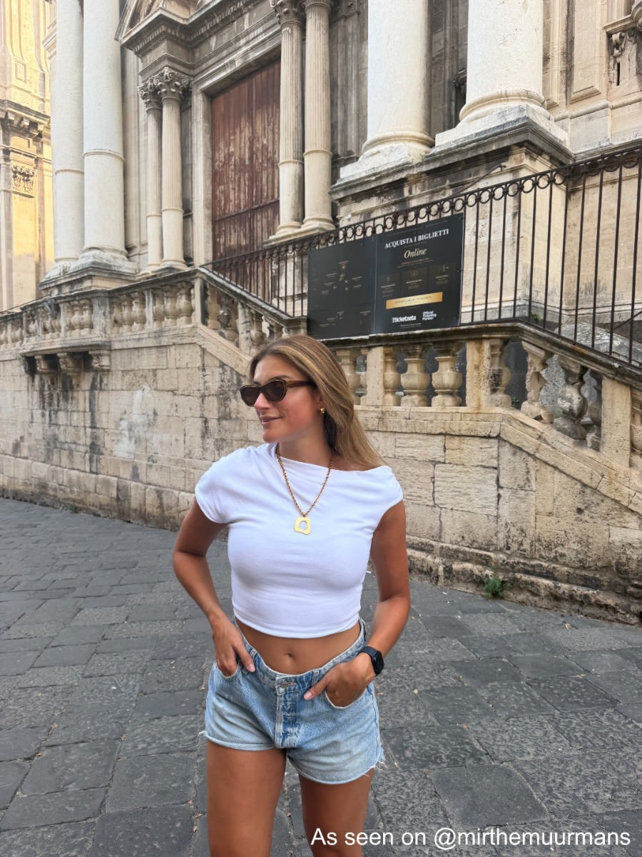 Influencer met Finaste ketting
