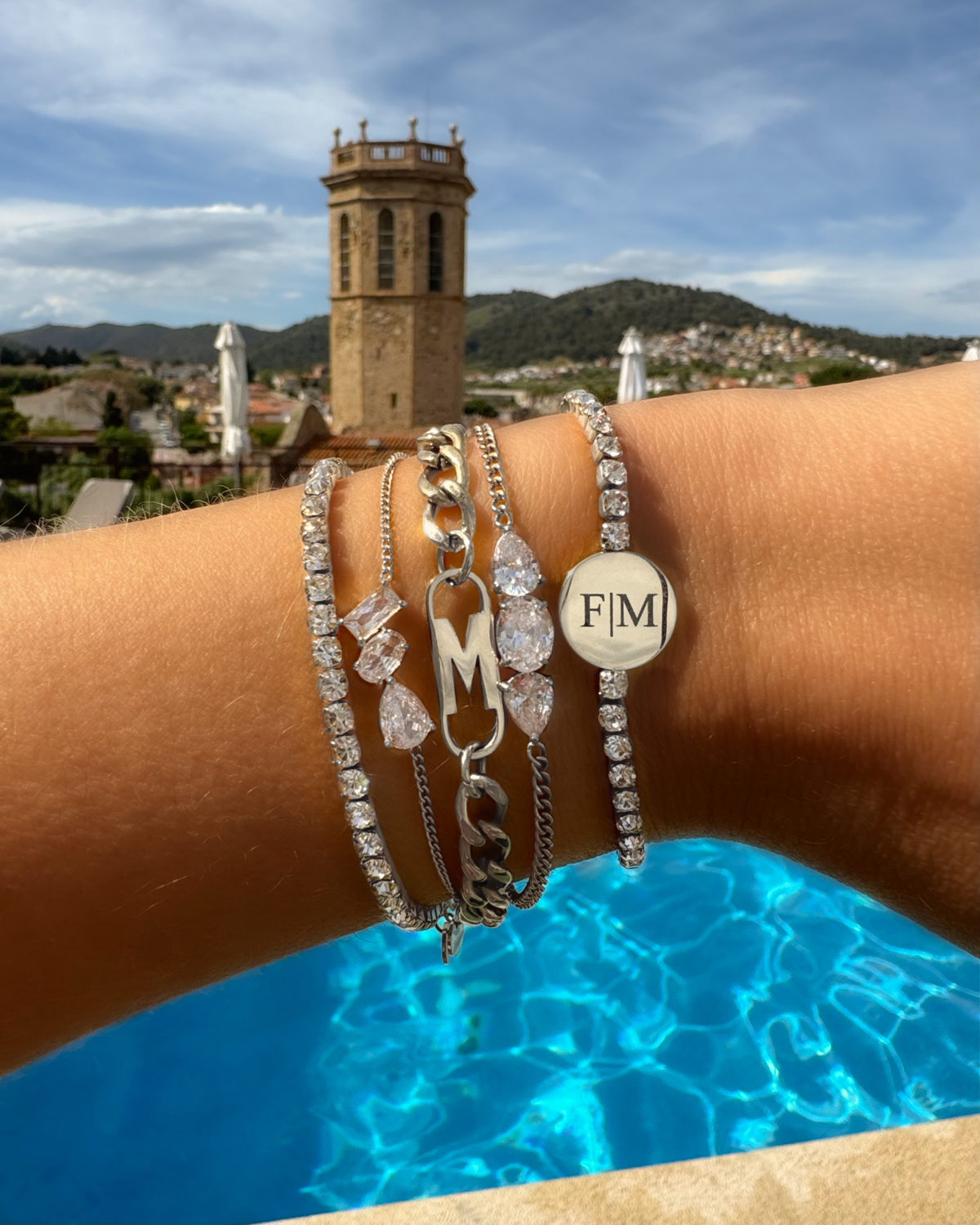 Zilveren armparty in de zomer
