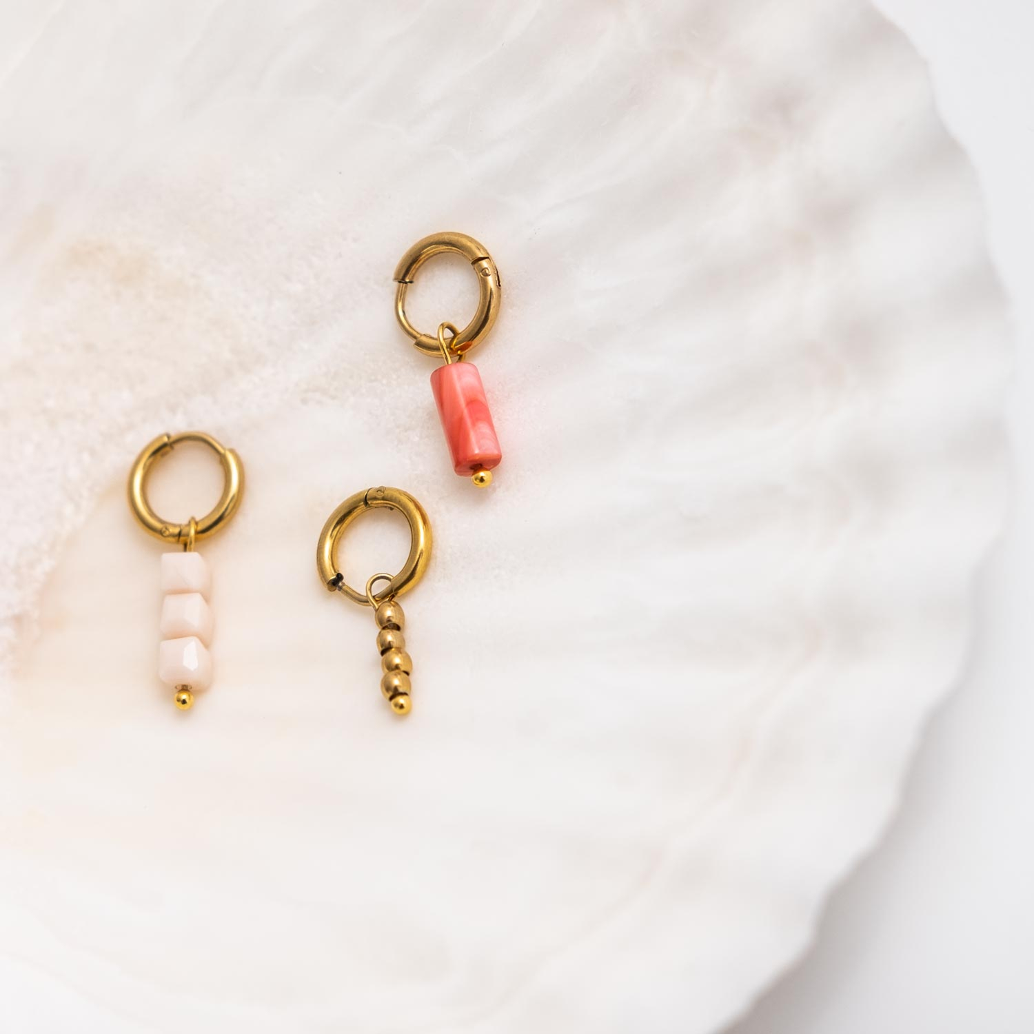 Shop jouw steentjes oorbellen bij Finaste
