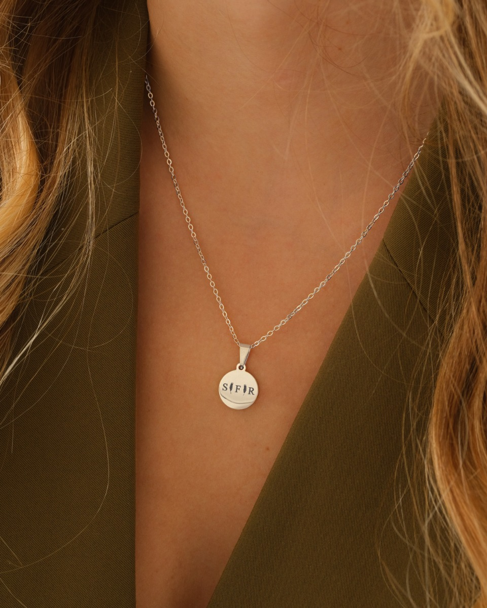 zilveren ketting met 3 letters