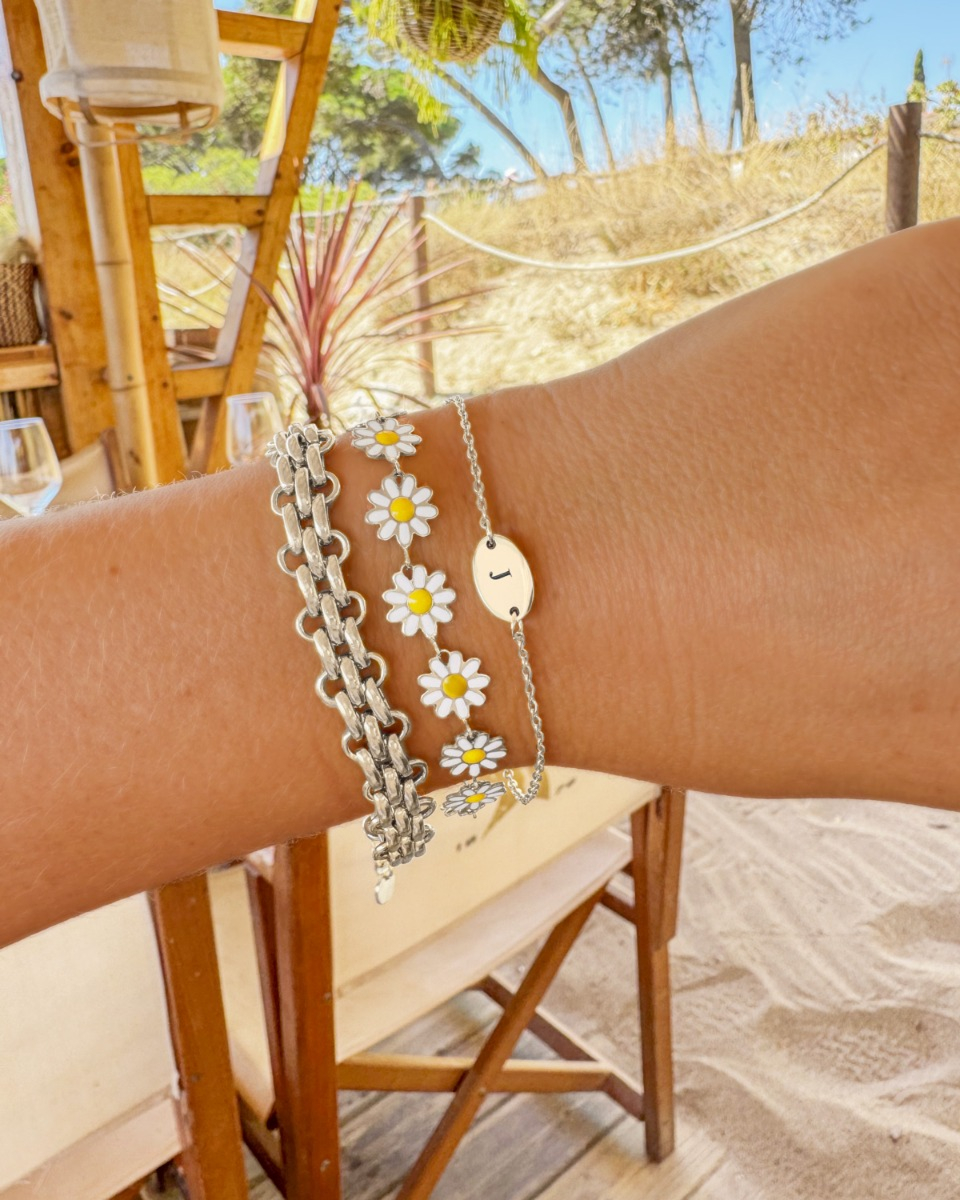 zilveren armbanden combinatie in de zomer