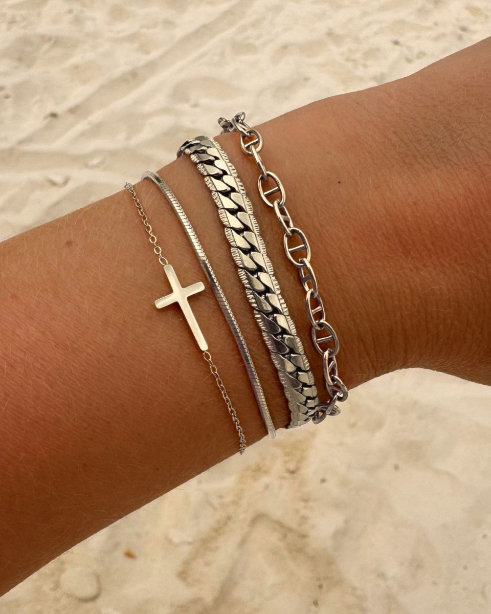 Zilveren armparty met chains