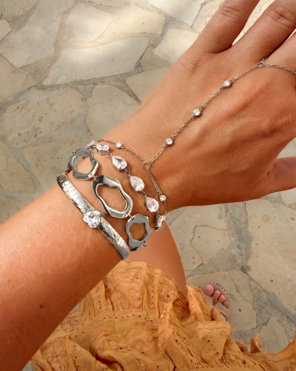 Zilveren armparty met steentjes