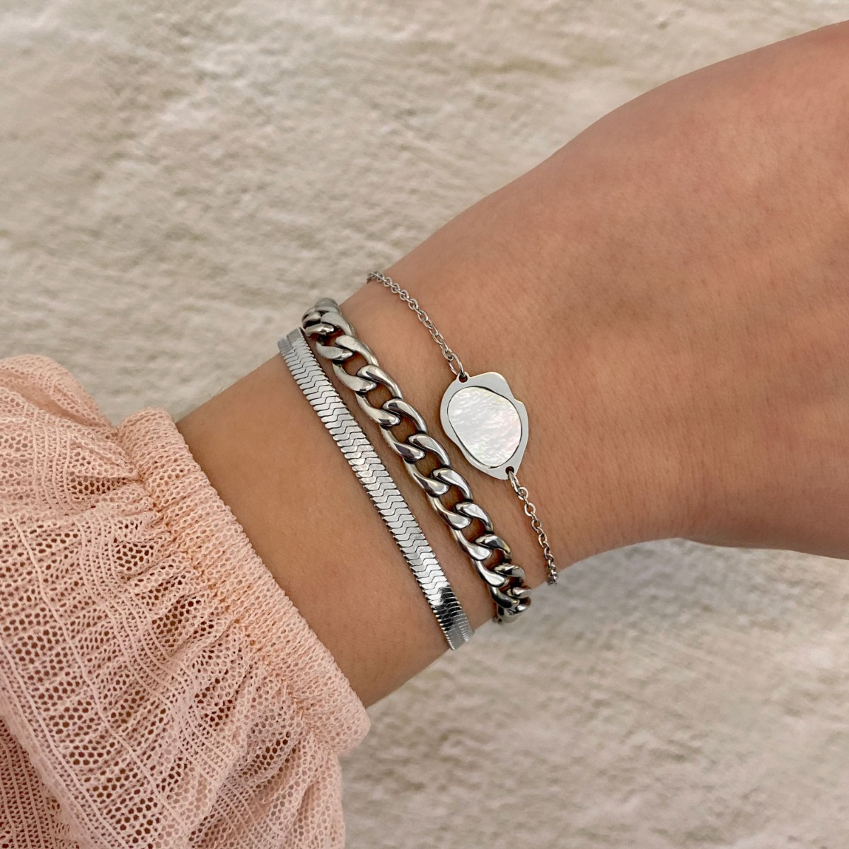 Zilveren armparty met parelmoer armband