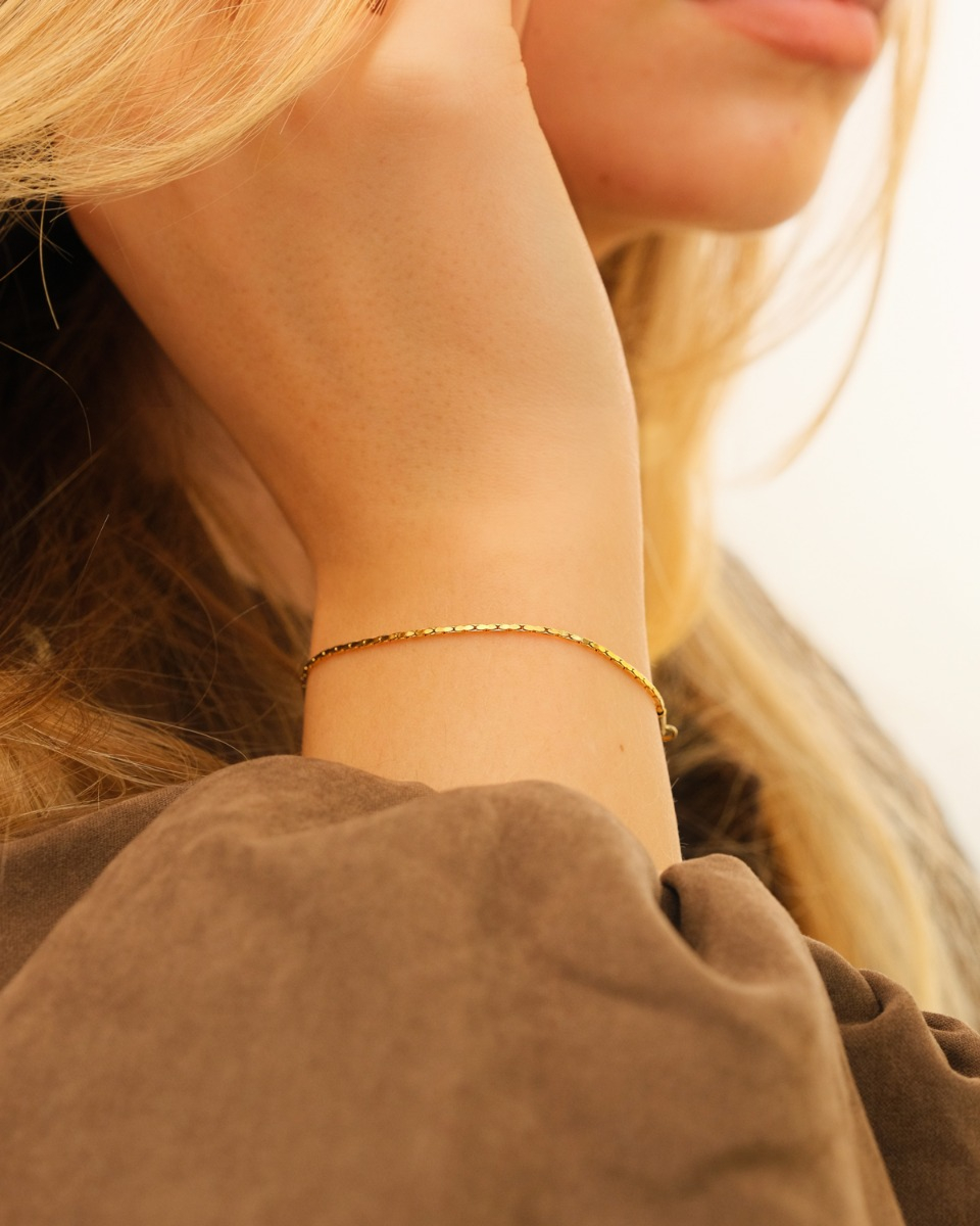Minimalistisch armbandje goud