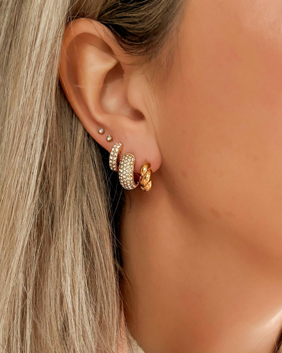 Stud oorbellen met steentje goud kleurig