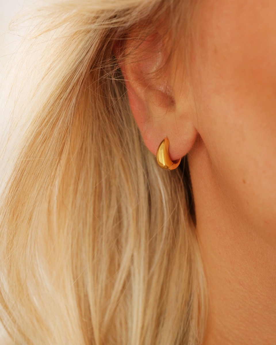 Gouden kleine teardrop oorbellen