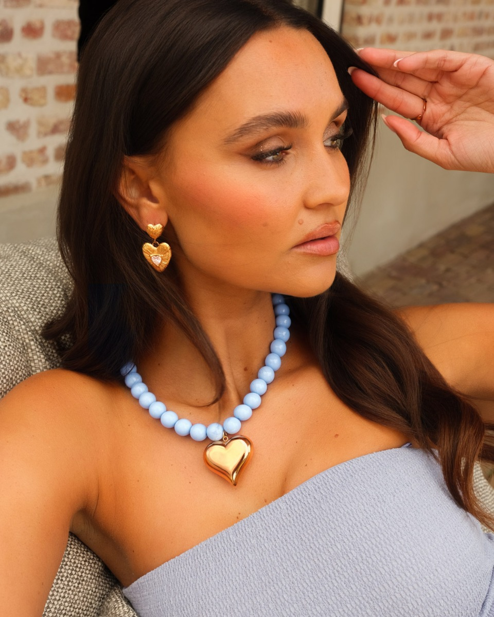 Gouden hartjes sieraden look