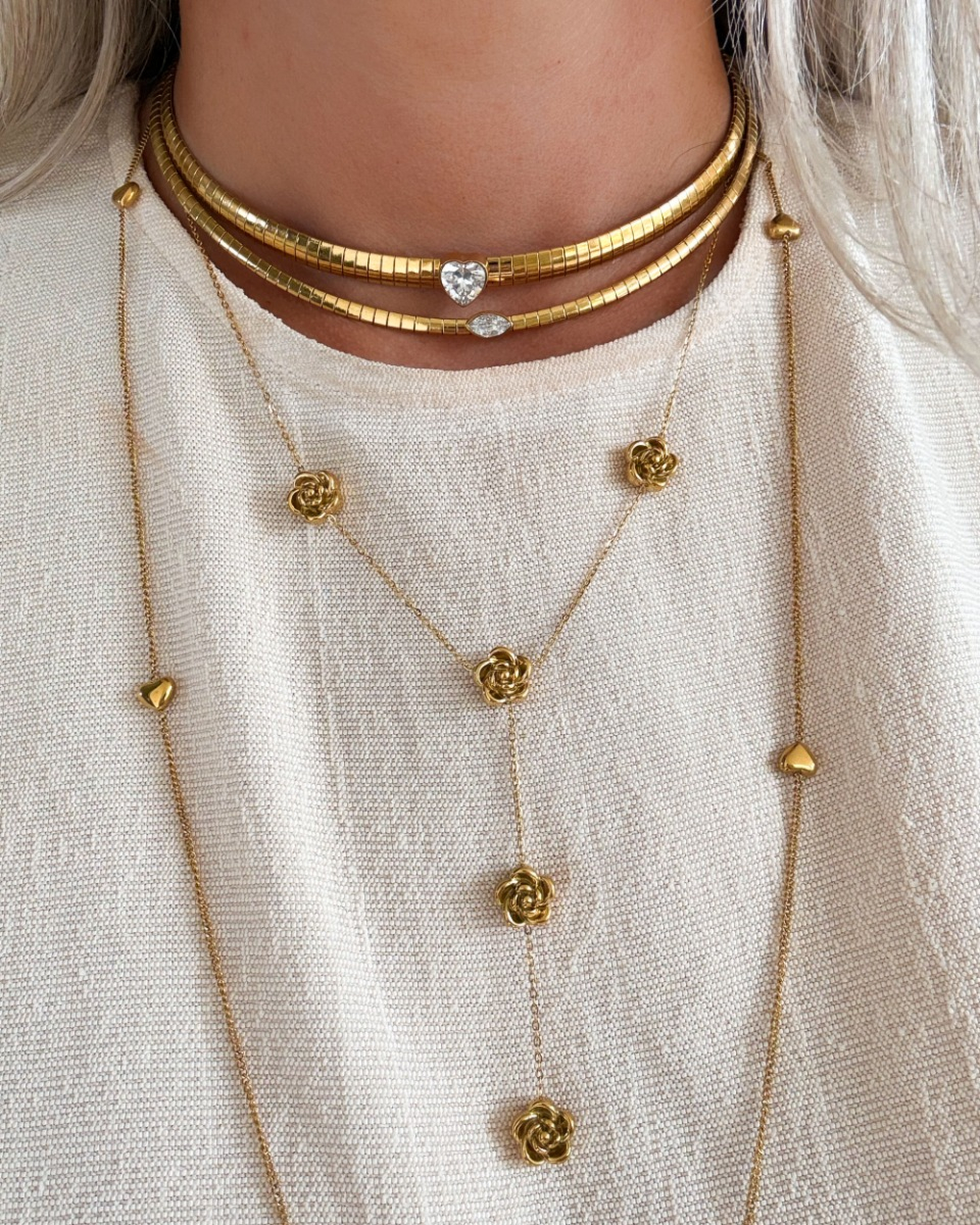 Gouden necklaceparty met lange kettingen