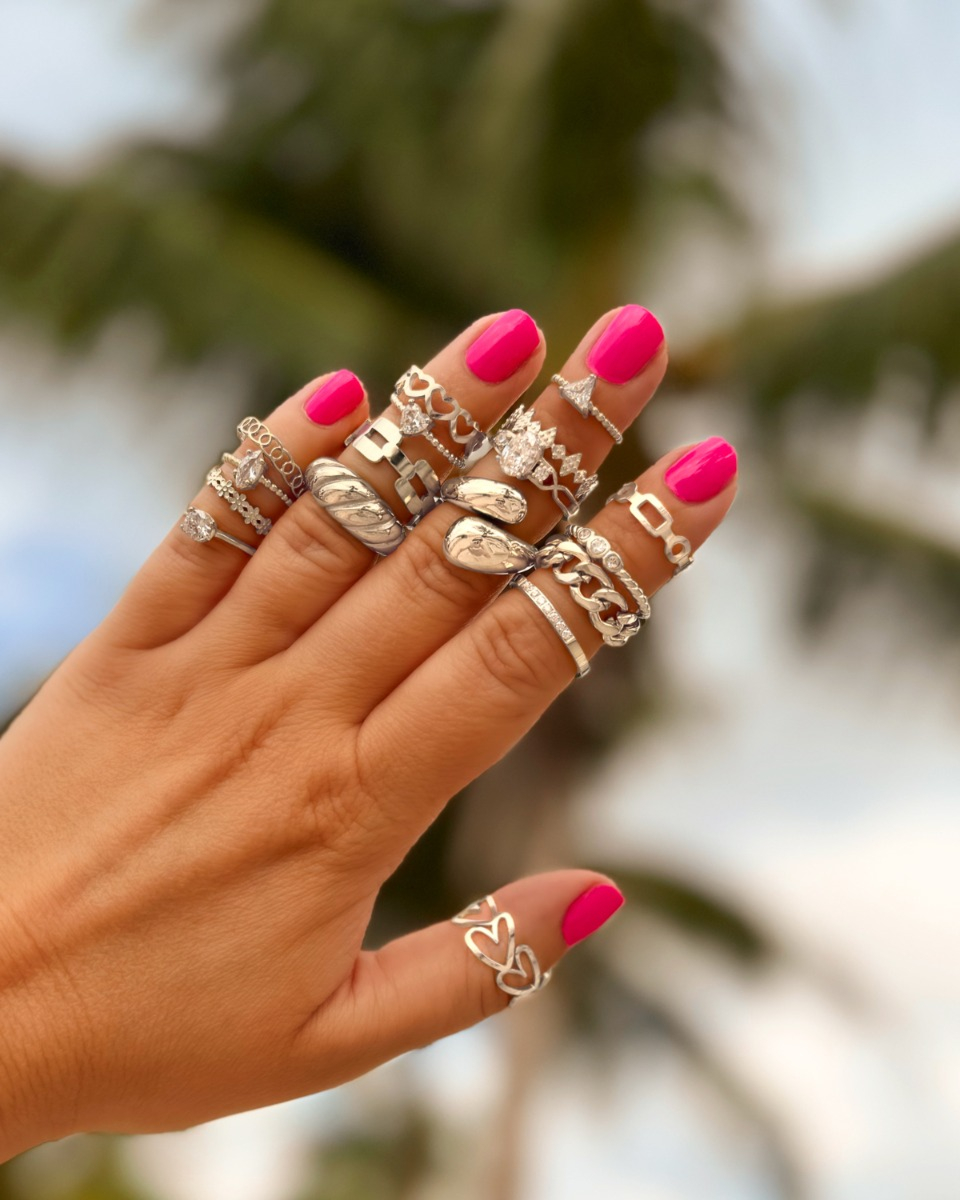 zilveren ringen met roze nagels
