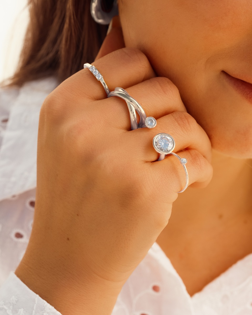 Zilveren ringparty met steentjes