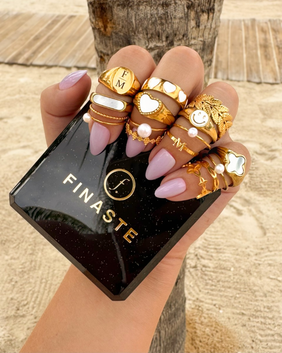 gouden ringen mix met sieradendoosje