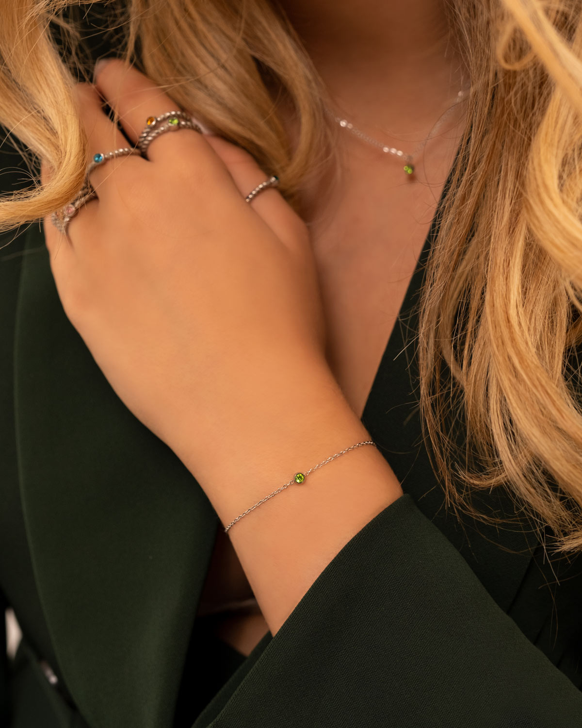 Zilveren armband birthstone om pols
