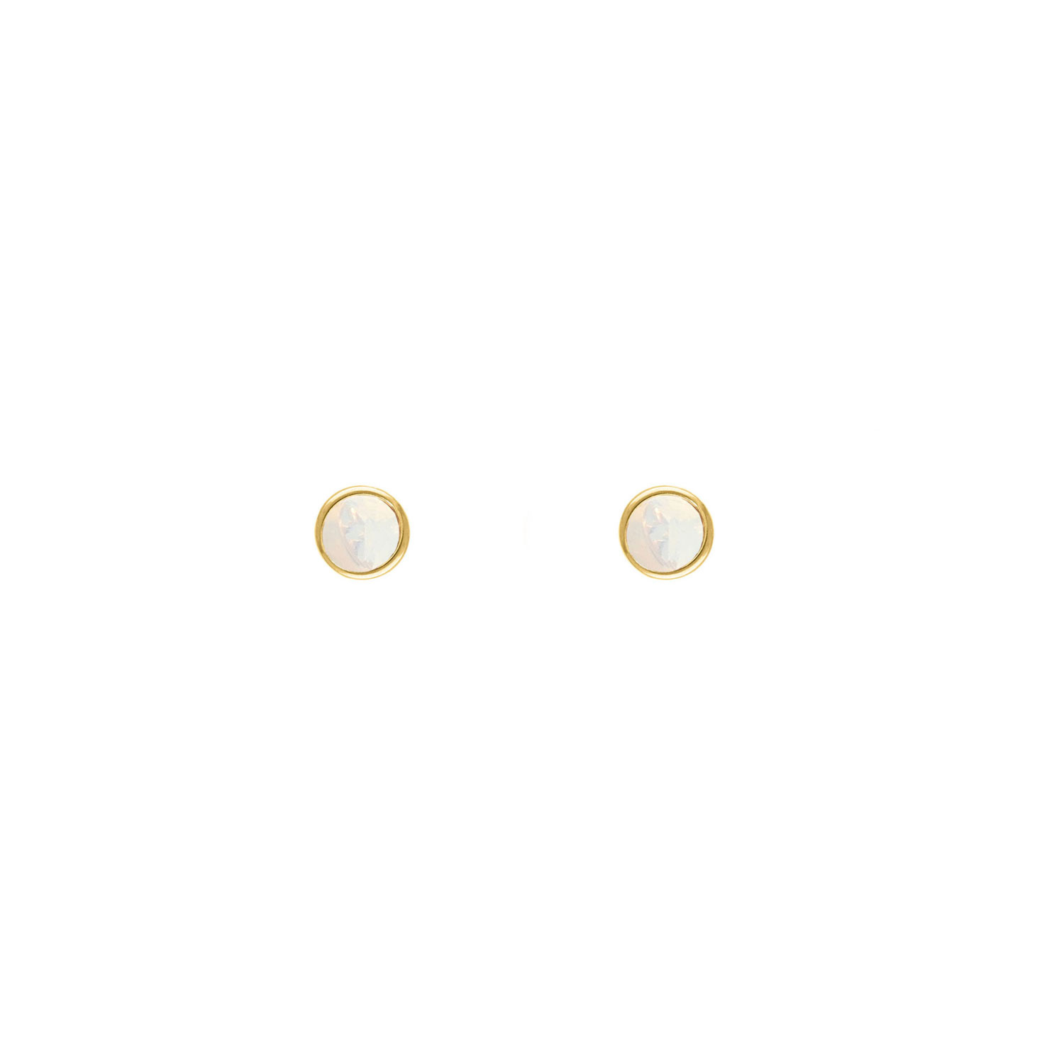 Stud oorbellen met opal steentje goud kleurig