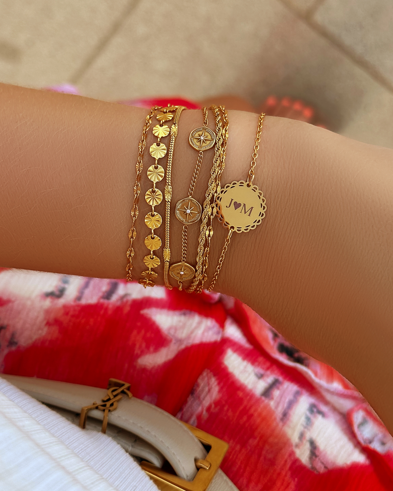 Mix van gouden armbanden