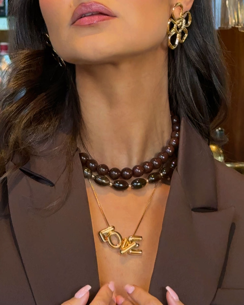 bruine kettingen met love ketting gecombineerd