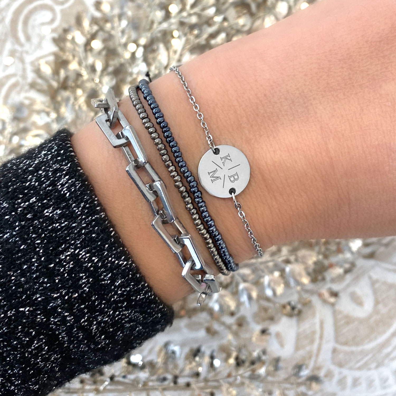Zilveren graveerbare armband voor om een