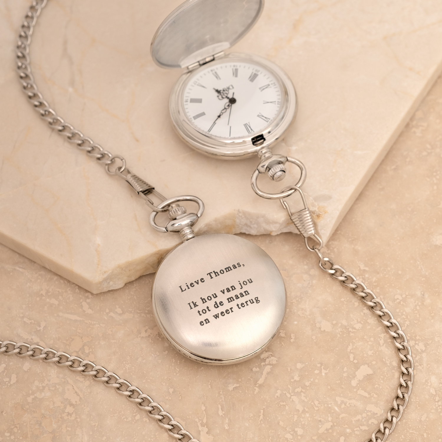 Zakhorloge met gravering