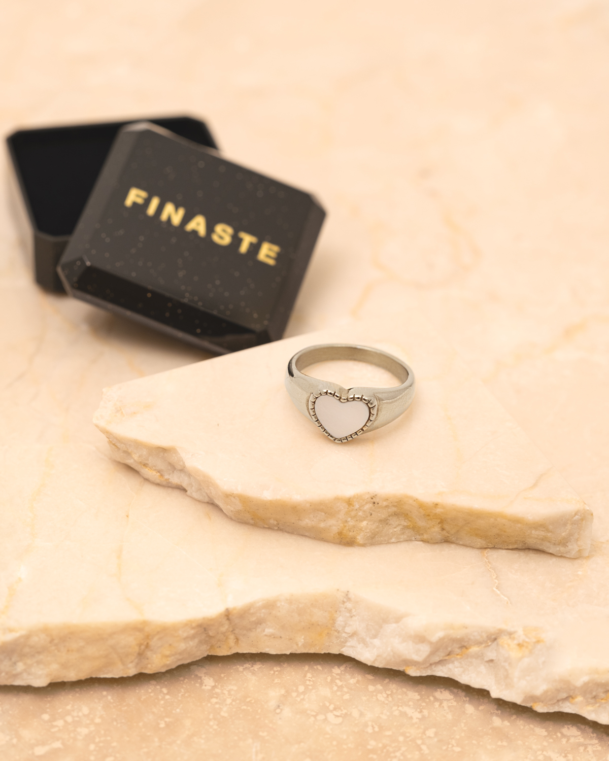 Zilveren ring parelmoer