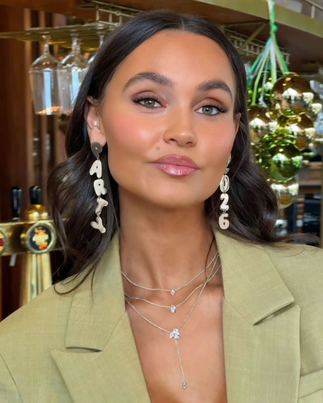 zilveren party oorbellen met steentjes ketting gecombineerd