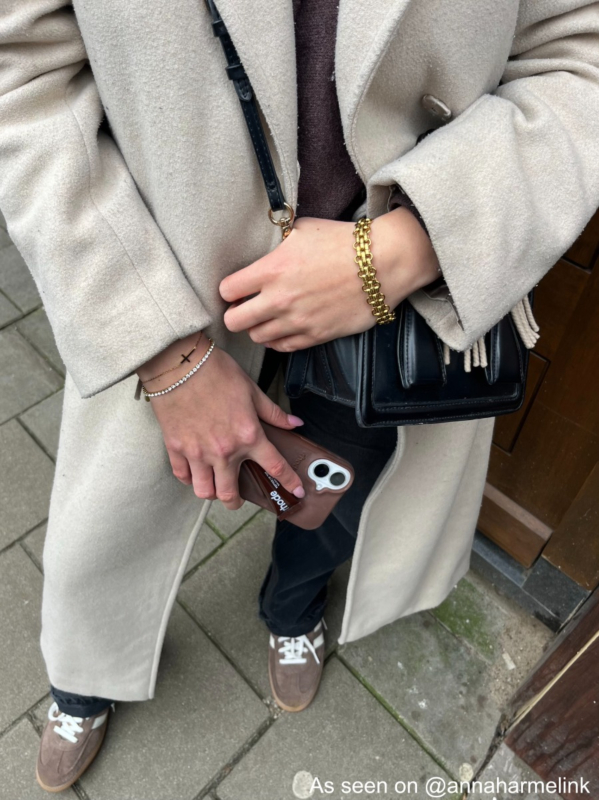 Influencer met finaste armparty