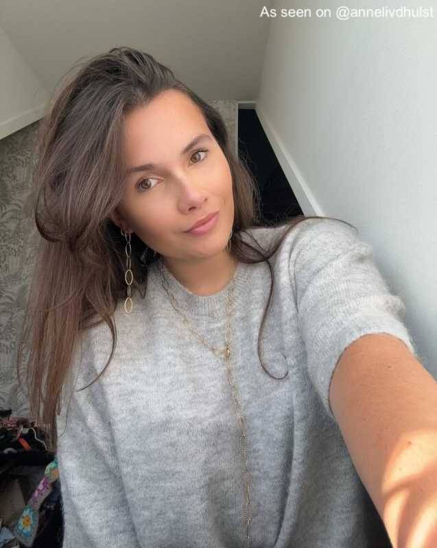 Oorbellen long chain bij influencer