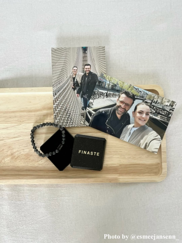 Influencer met heren armband voor vaderdag