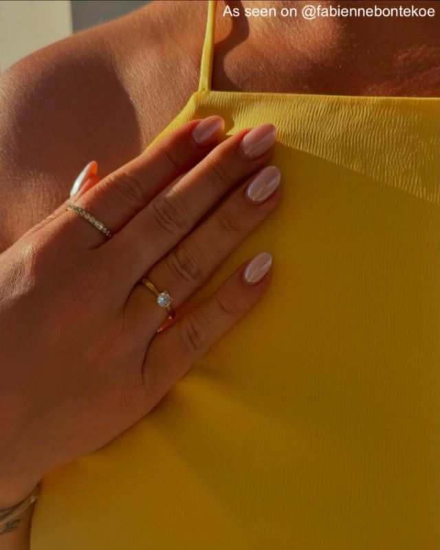 Influencer met 2 ringen