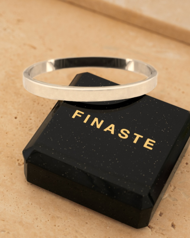 Zilveren bangle met sieradendoosje