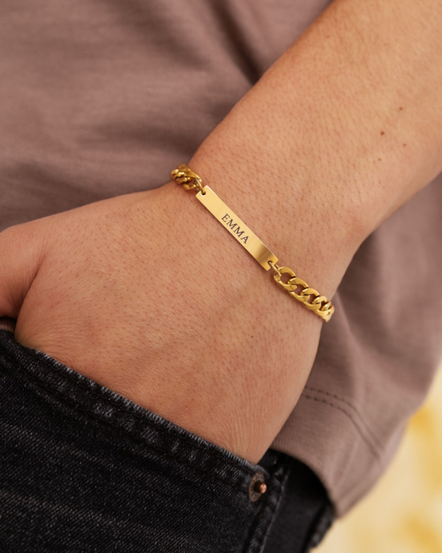 Gouden schakelarmband met naam voor heren