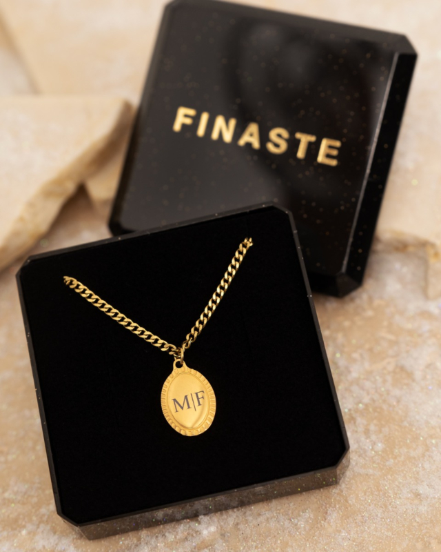 Gouden initial ketting met letters