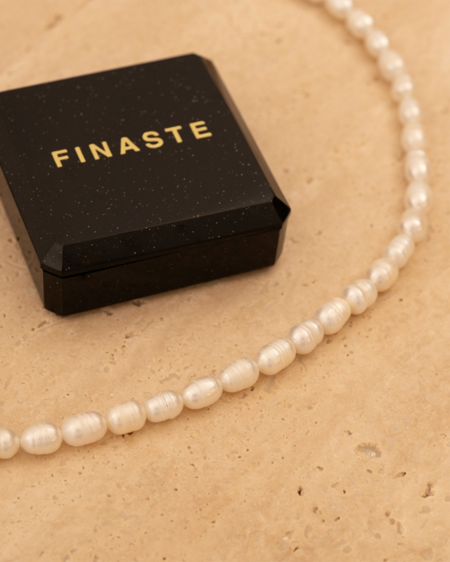 Pearl necklace goldplated