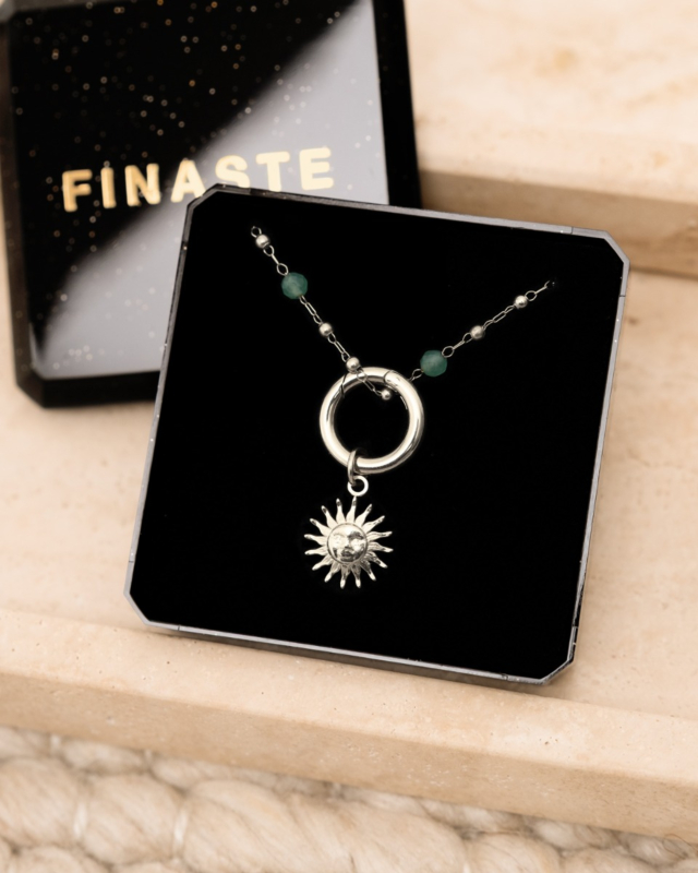 Zilveren ketting met zon in sieradendoosje