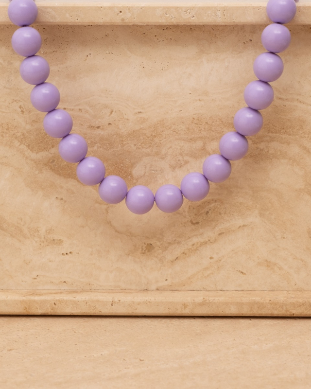 Paarse kralen ketting