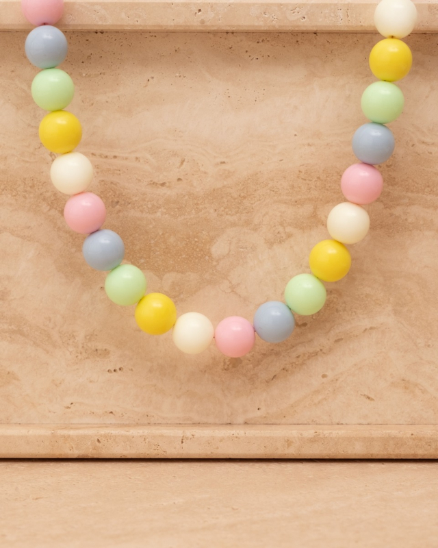 Gekleurde kralen ketting