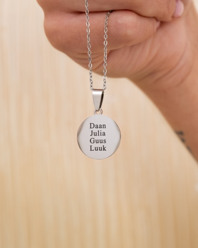 Zilveren naamketting voor familie