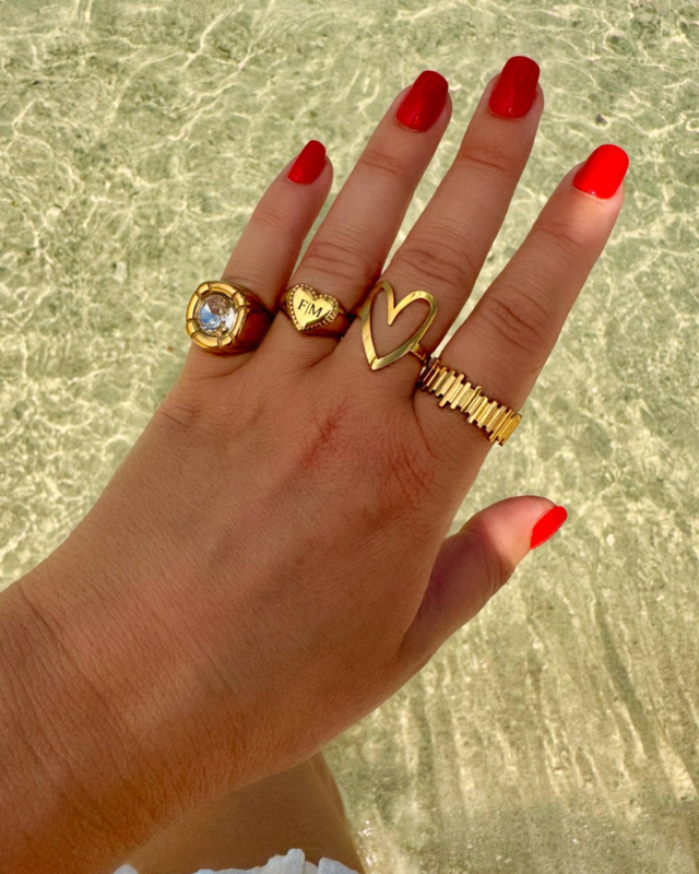 Gouden ringparty bij het water
