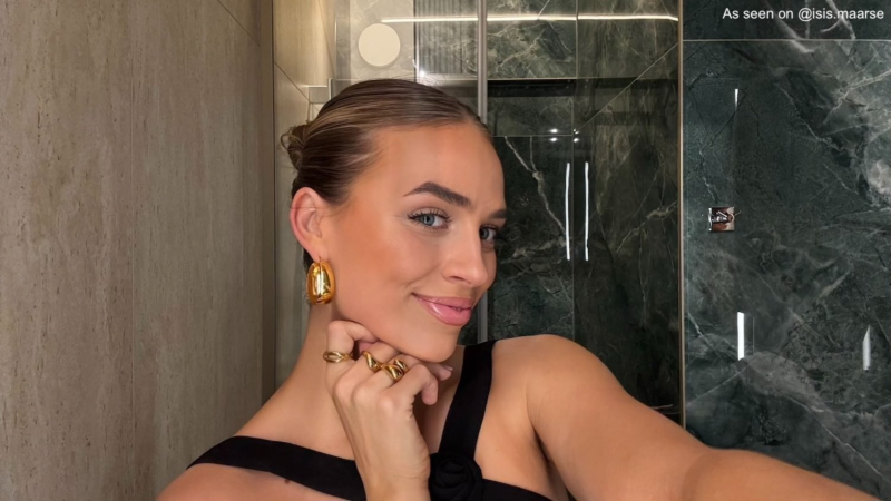 Influencer met chunky ring