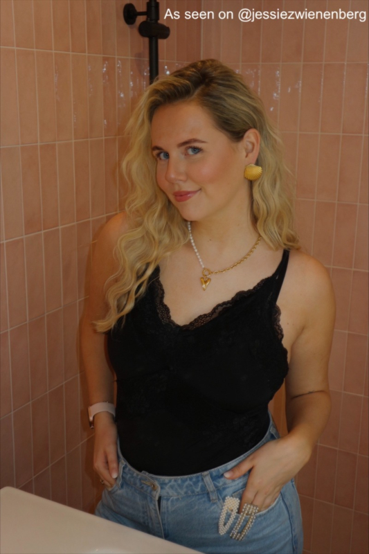 Chain & pearl ketting met hartje bij influencer