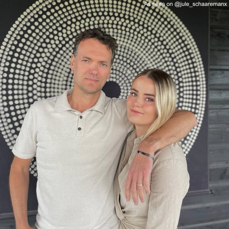 Influencers met vader en zilveren armband