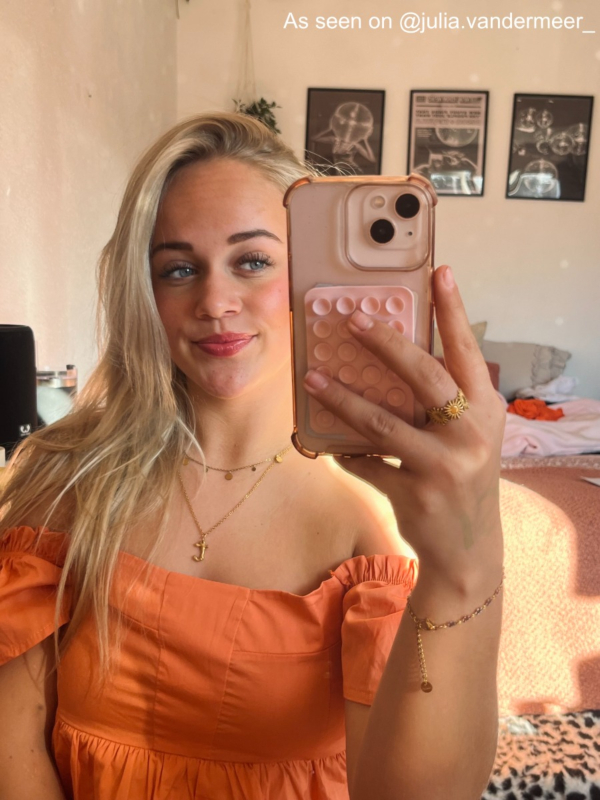 Model met boho ring. 