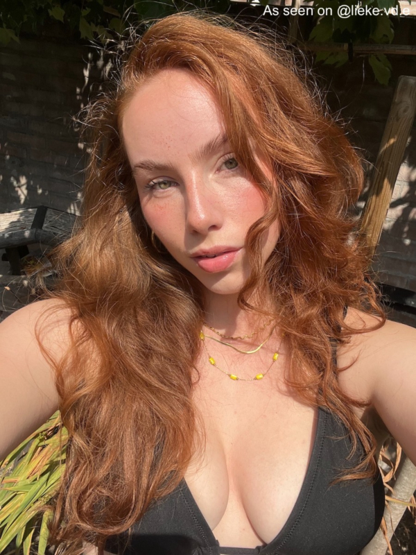 Influencers met gouden ketting