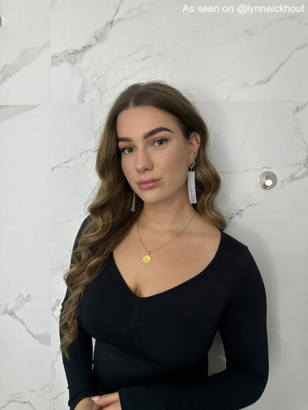 Influencer met party earrings