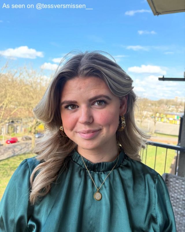 influencer met vingerafdruk van Finaste 