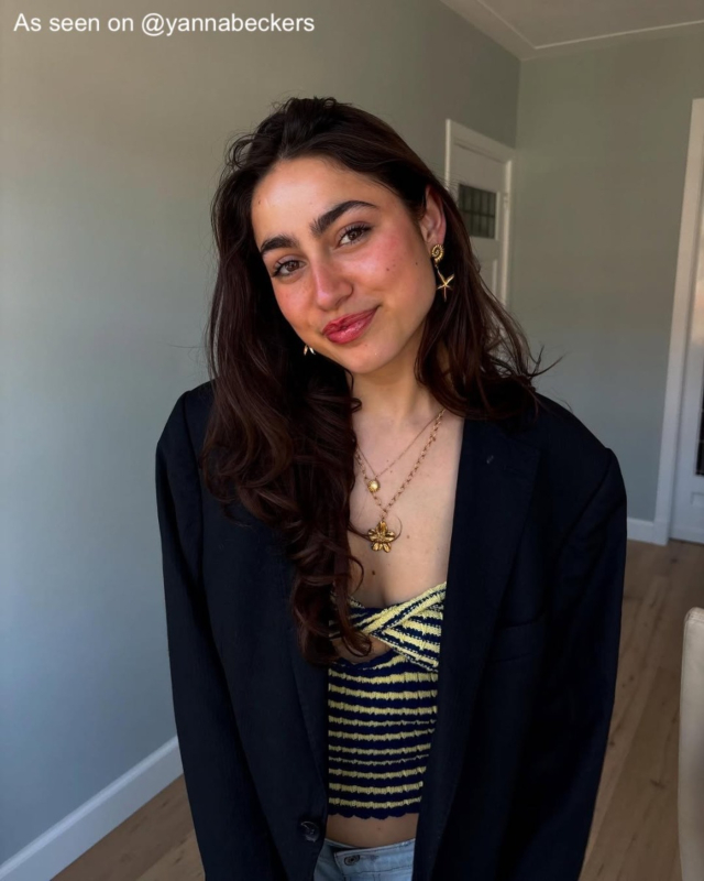 Influencer met zomerse finaste sieraden