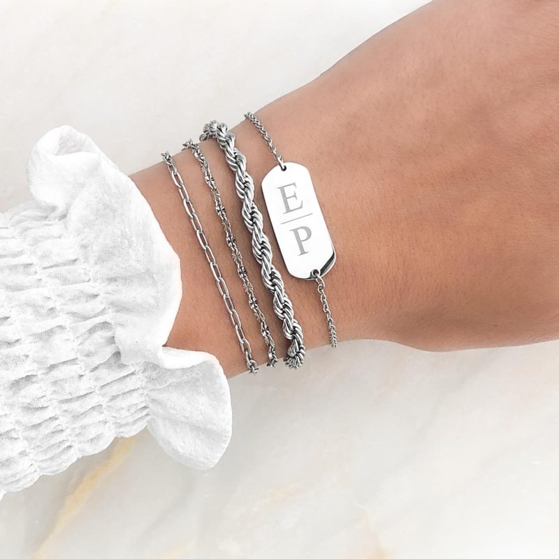 Mooie set van armbandjes om de pols voor een trendy look