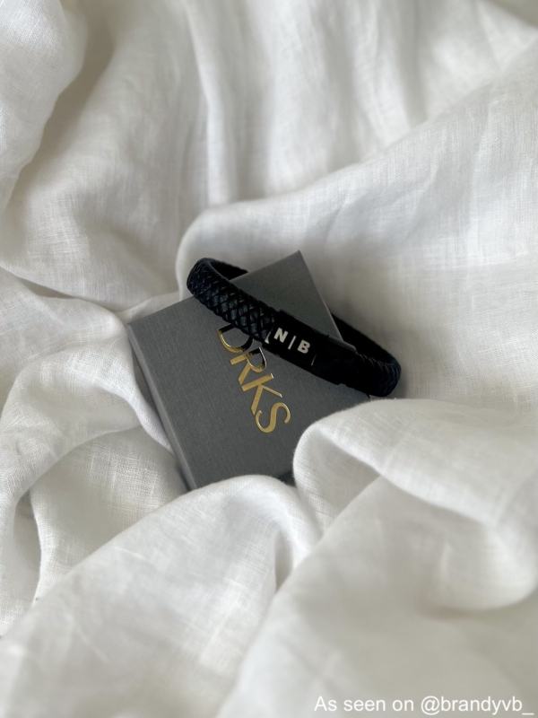 Influencer foto zwarte leren heren armband