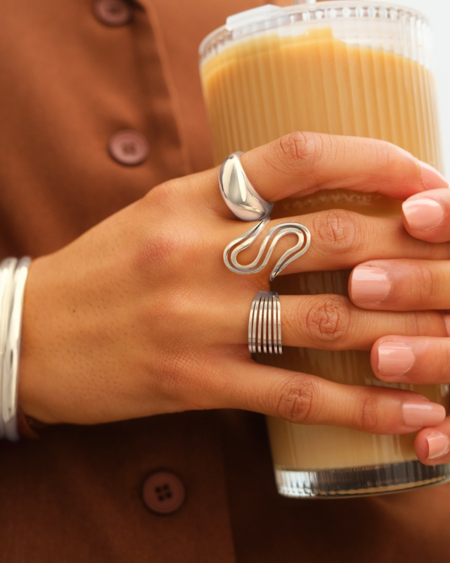 zilveren ringen combinatie