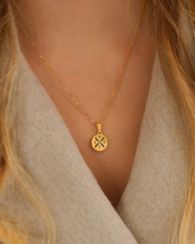 Ketting vier letters goud kleurig